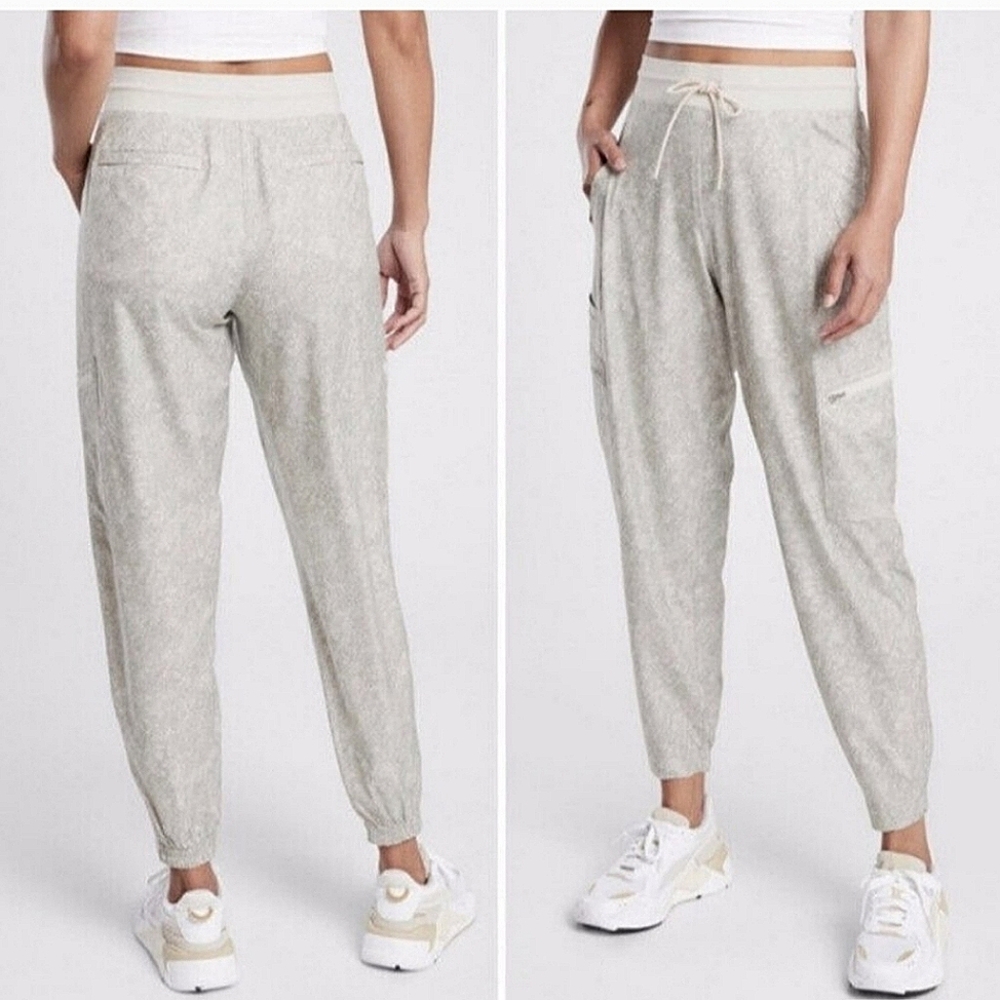 EUC Athleta Venture Printed Jogger Pants Viper Gray Snake Size 4